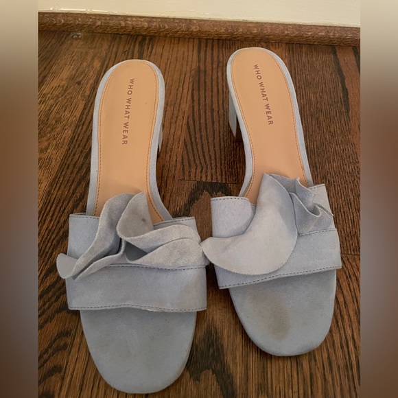 Blue suede heels - Picture 1 of 3